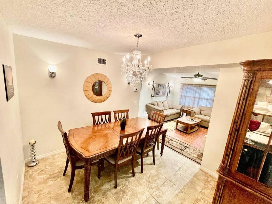 Cozy Modest Home Near Universal Studios/Volcanobay Orlando Extérieur photo